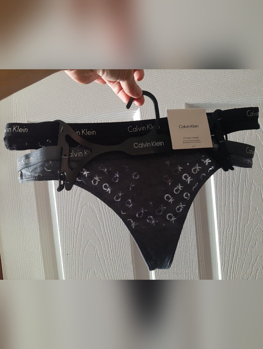 2 Pairs of Calvin Klein Thongs Women's Large Black & Gray